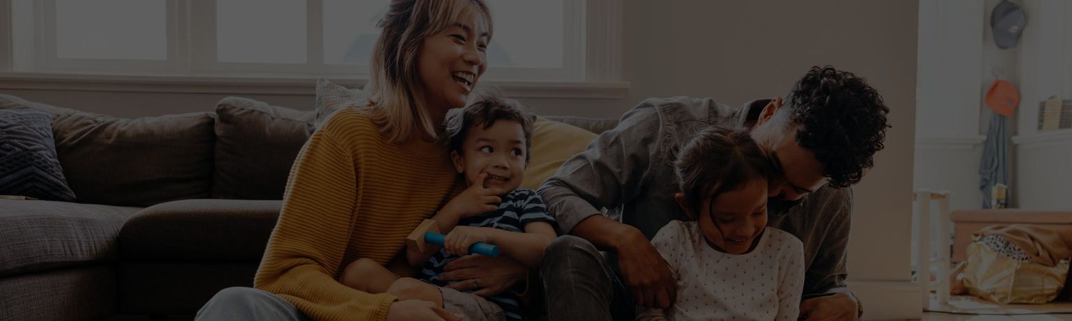 CoverShort: Young Family Desktop