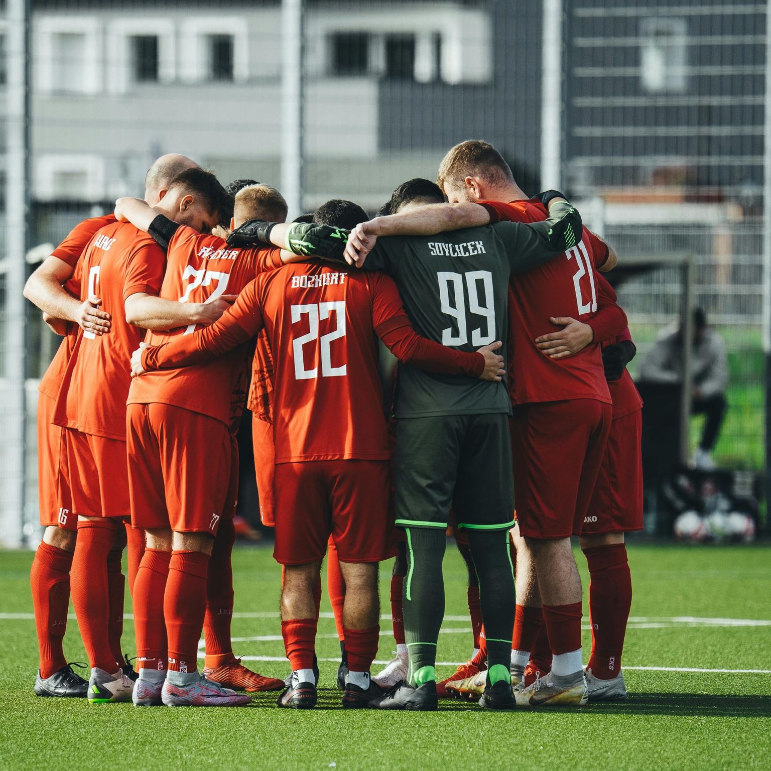 HalfImage: Team Huddle