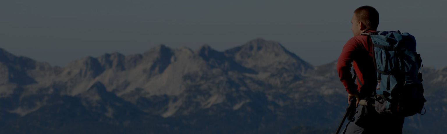 CoverShort: Mountain Hiking White Man Desktop
